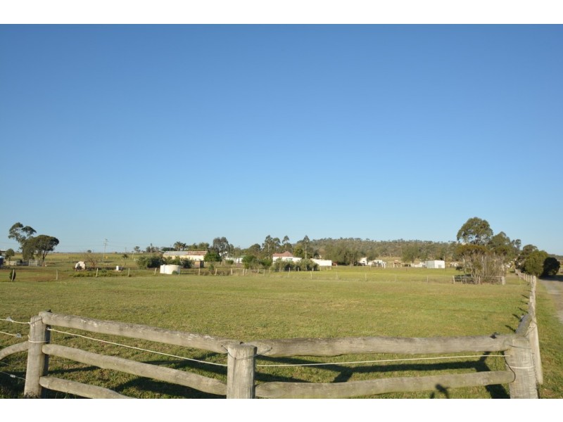 19 Oestreich Road, Wellcamp QLD 4350