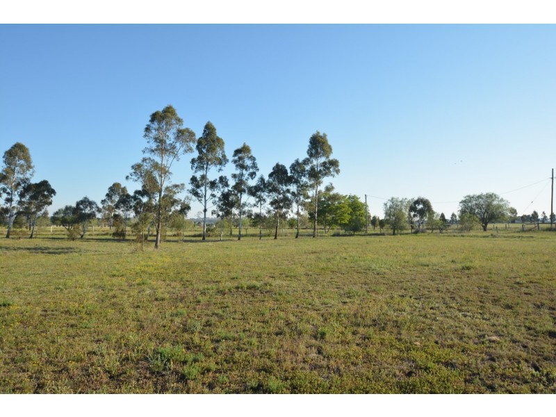 19 Oestreich Road, Wellcamp QLD 4350