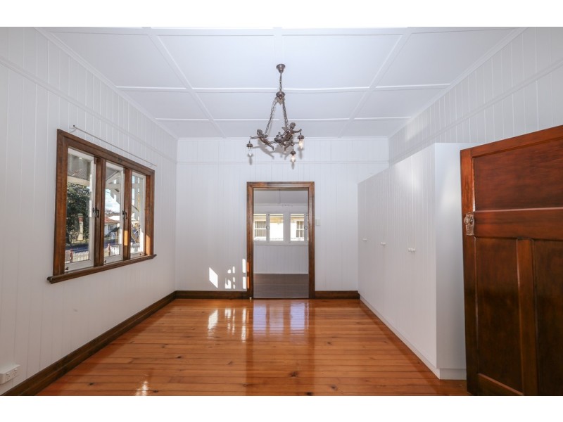 232 Bridge Street, Newtown QLD 4350