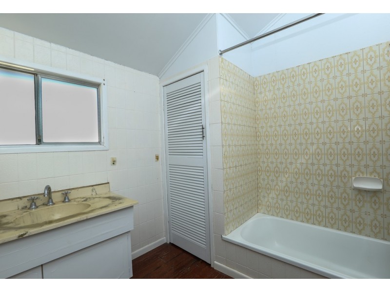 232 Bridge Street, Newtown QLD 4350