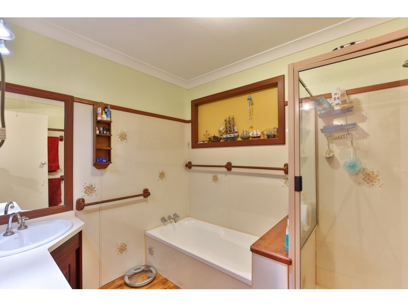 328 Hursley Road, Glenvale QLD 4350