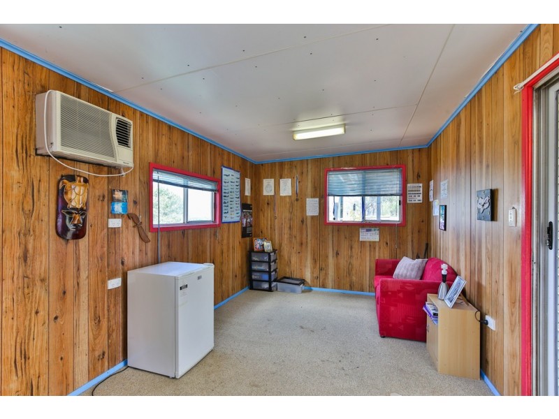 328 Hursley Road, Glenvale QLD 4350