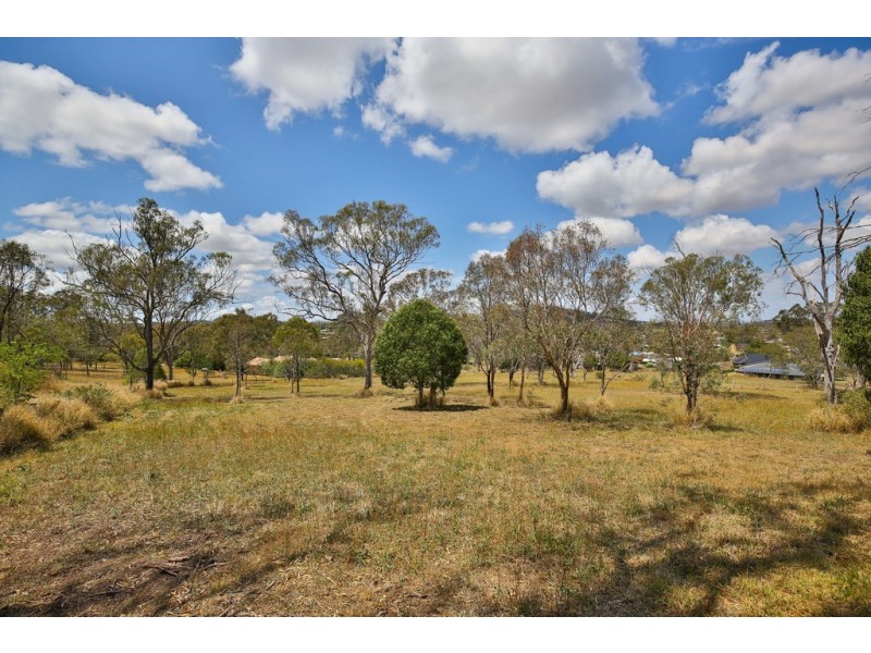 328 Hursley Road, Glenvale QLD 4350