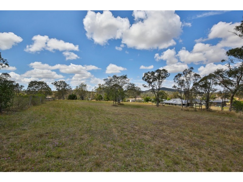 328 Hursley Road, Glenvale QLD 4350