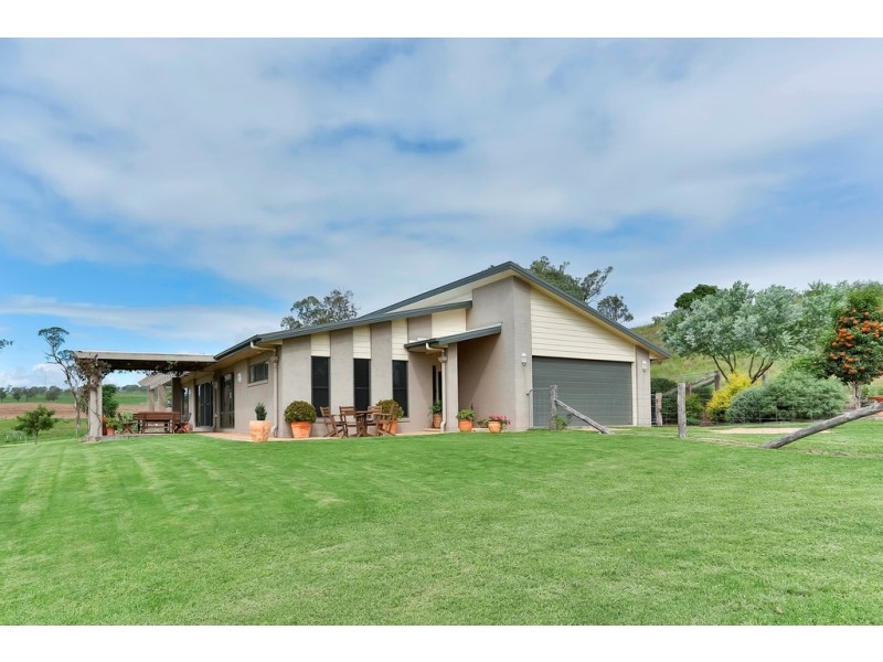 13803 New England Highway, Cambooya QLD 4358