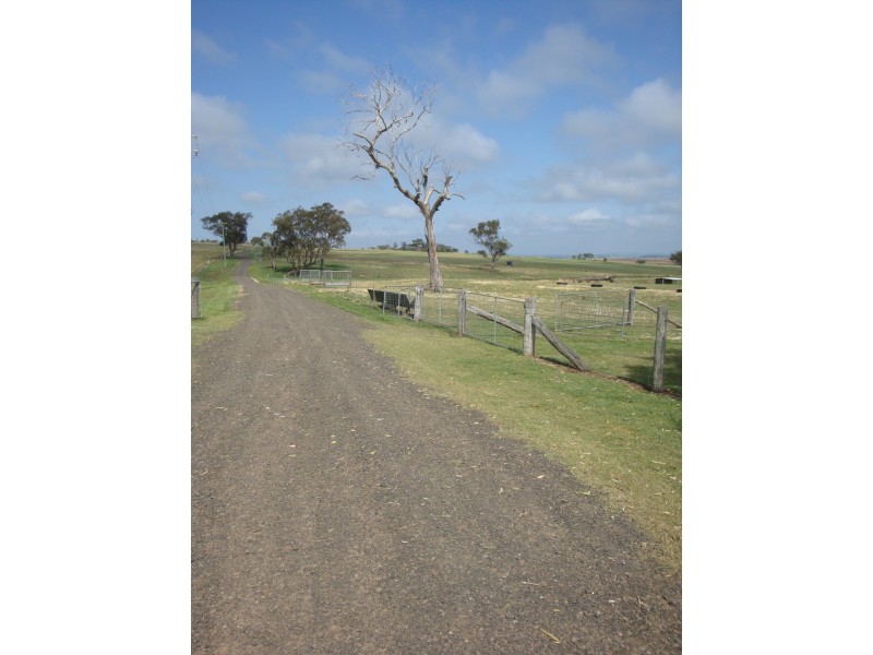 13803 New England Highway, Cambooya QLD 4358