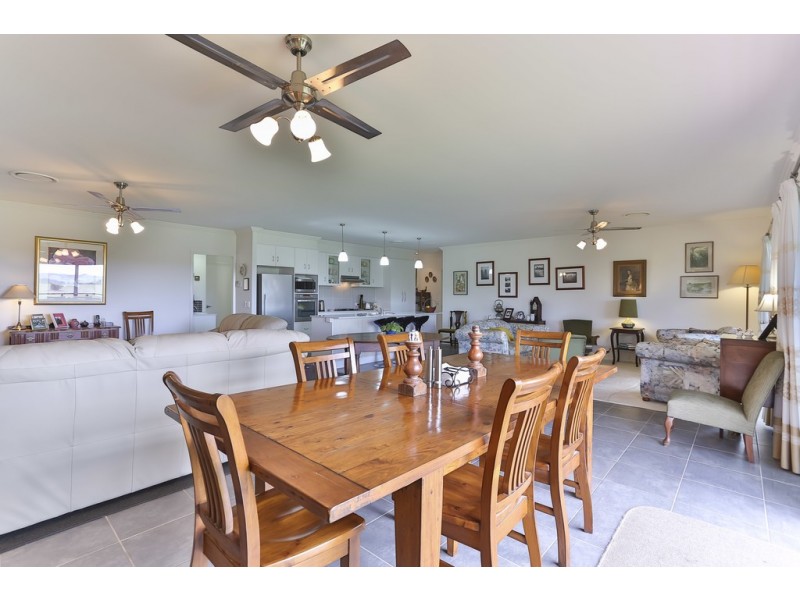 13803 New England Highway, Cambooya QLD 4358