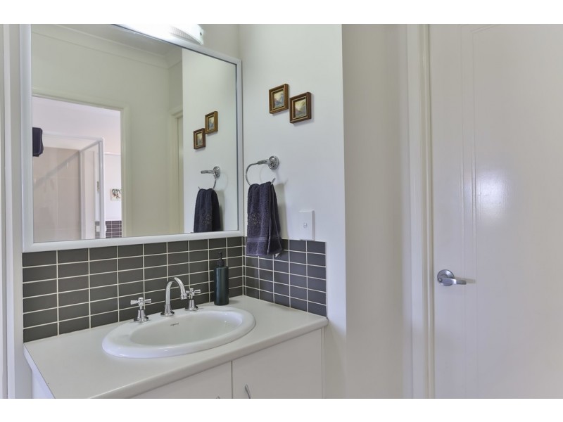 13803 New England Highway, Cambooya QLD 4358