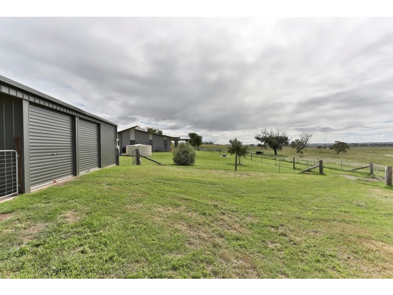 13803 New England Highway, Cambooya QLD 4358