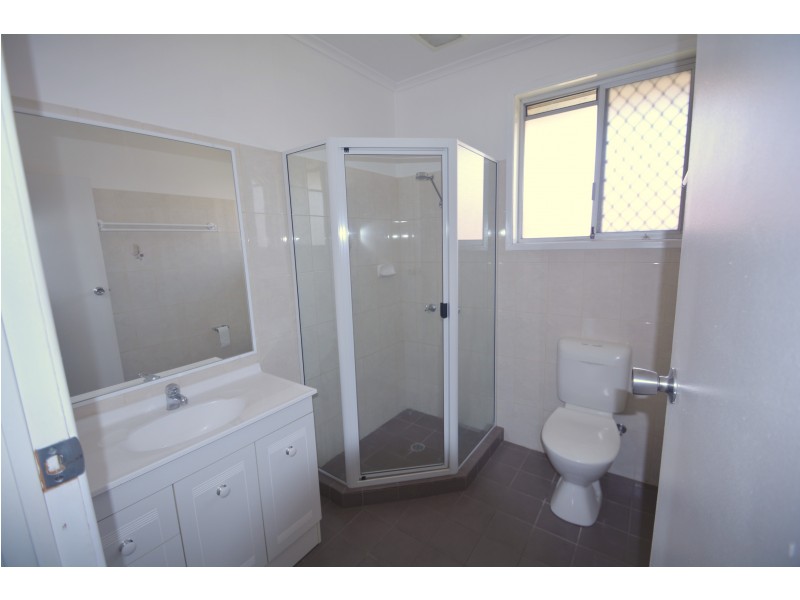 2/24 Grey Street, South Toowoomba QLD 4350