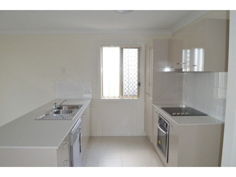 6 Westview Drive, Mount Kynoch QLD 4350