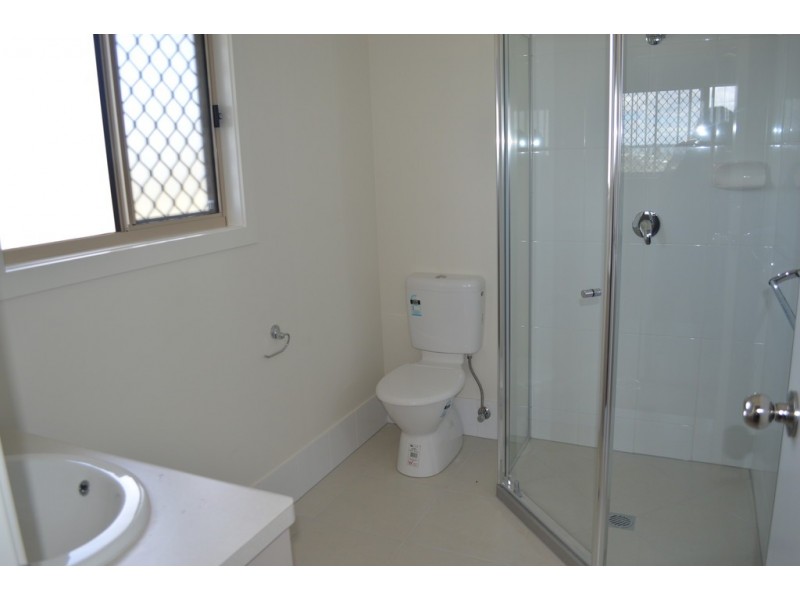 6 Westview Drive, Mount Kynoch QLD 4350