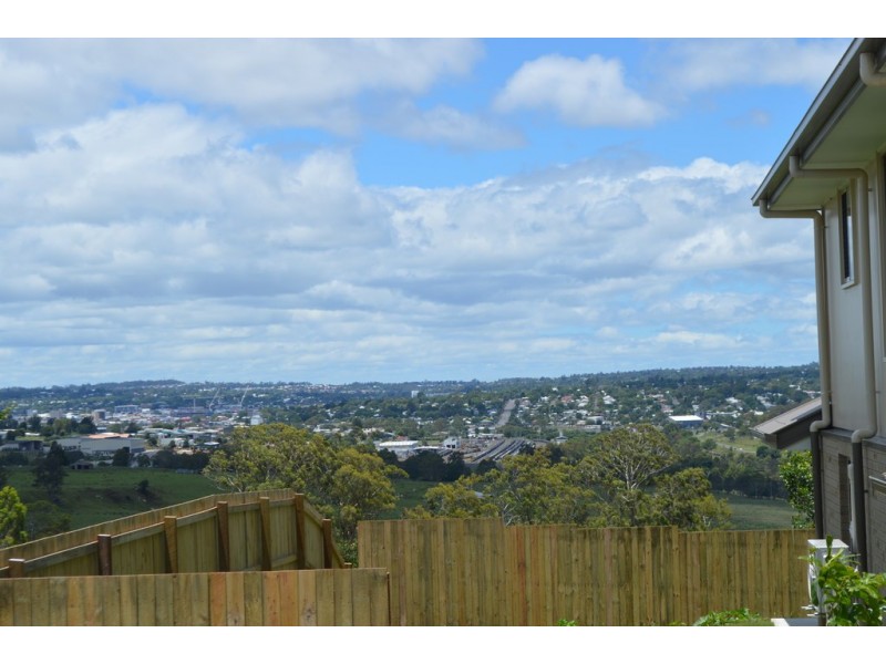 6 Westview Drive, Mount Kynoch QLD 4350