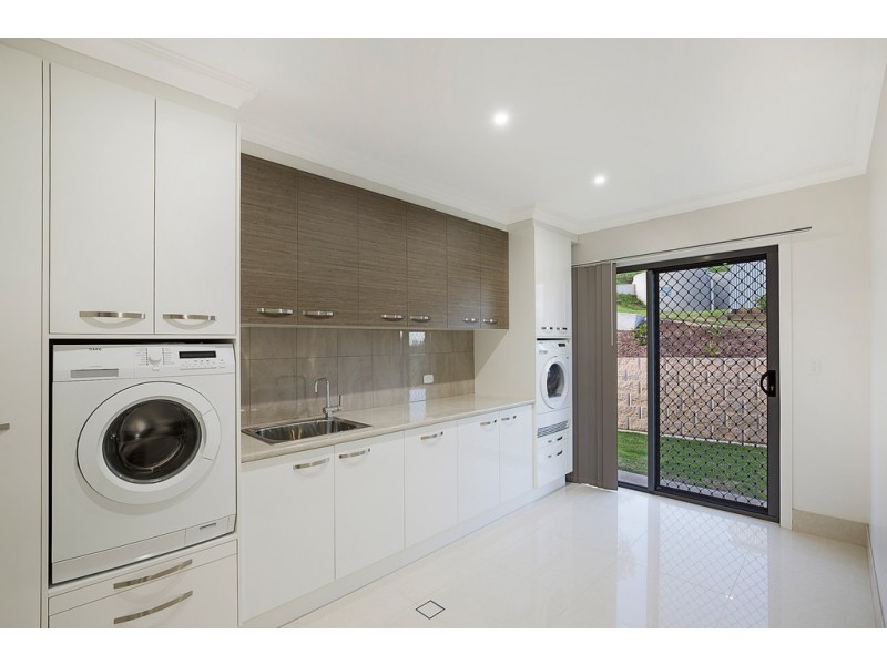 28 Manikato Drive, Hodgson Vale QLD 4352