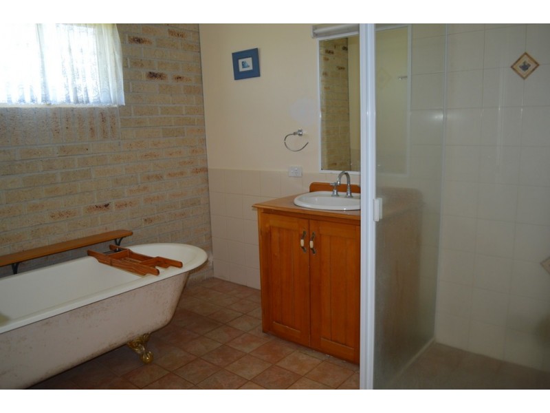 16 Short Street, Cambooya QLD 4358