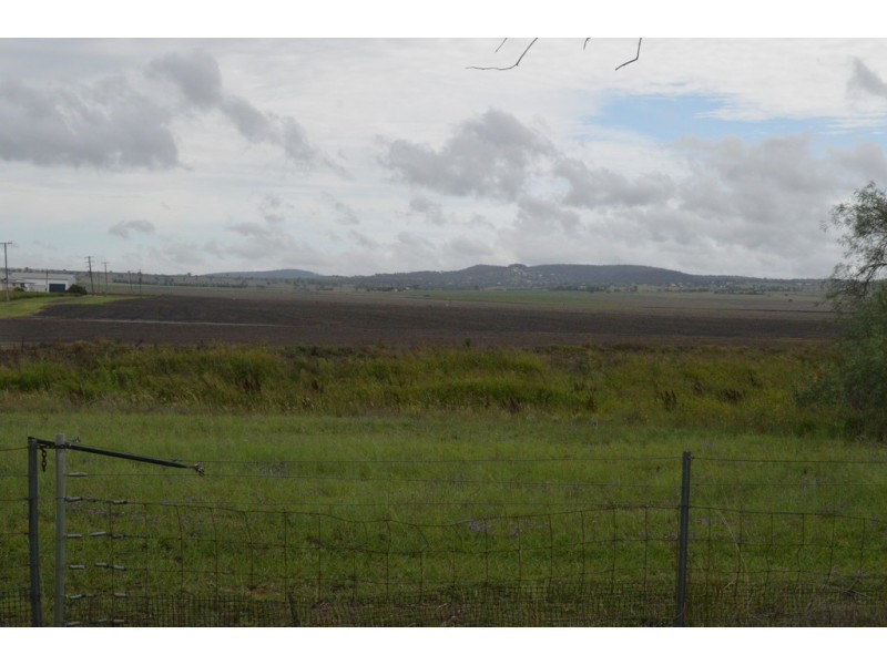 16 Short Street, Cambooya QLD 4358
