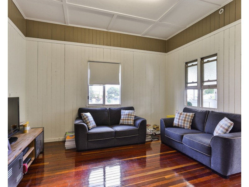 20 Jones Street, Harlaxton QLD 4350