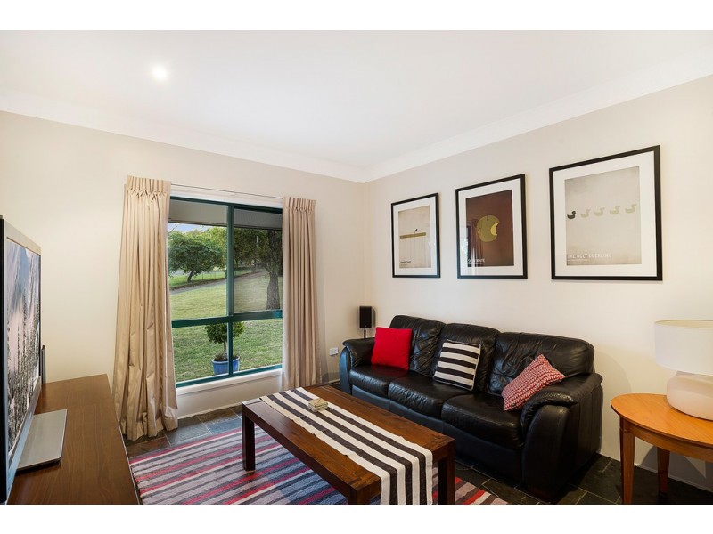33 Box Tree Court, Mount Rascal QLD 4350