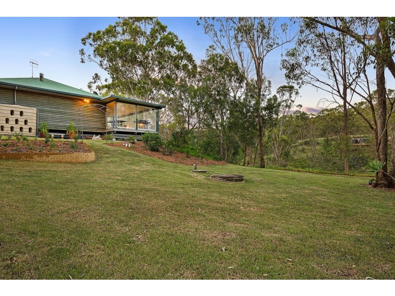 33 Box Tree Court, Mount Rascal QLD 4350