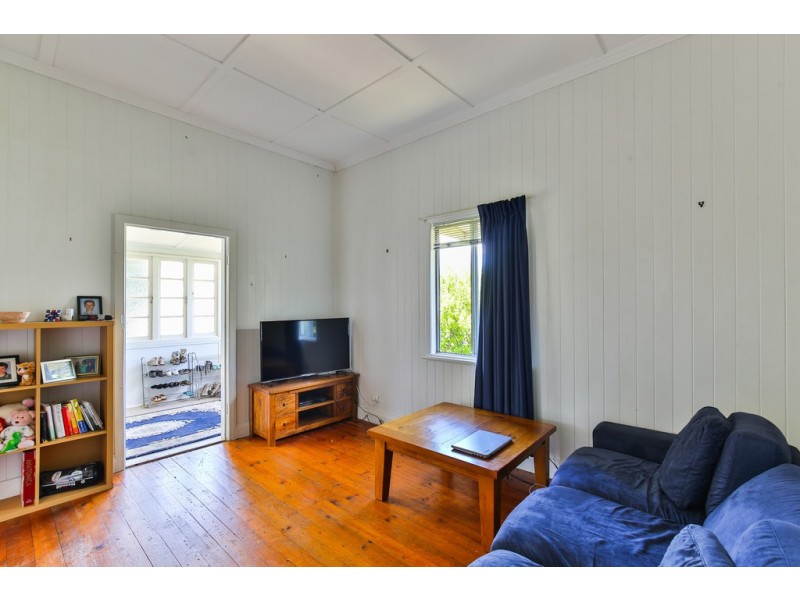 12 Dunne Street, Harristown QLD 4350