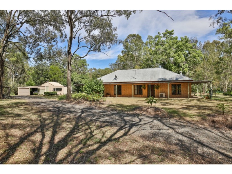 11 Gosper Road, Murphys Creek QLD 4352
