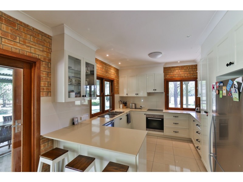 11 Gosper Road, Murphys Creek QLD 4352