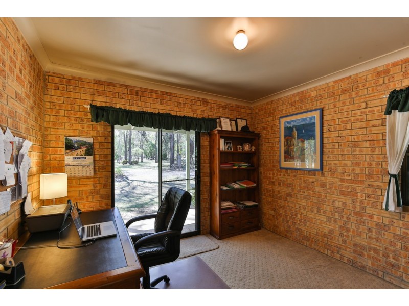 11 Gosper Road, Murphys Creek QLD 4352