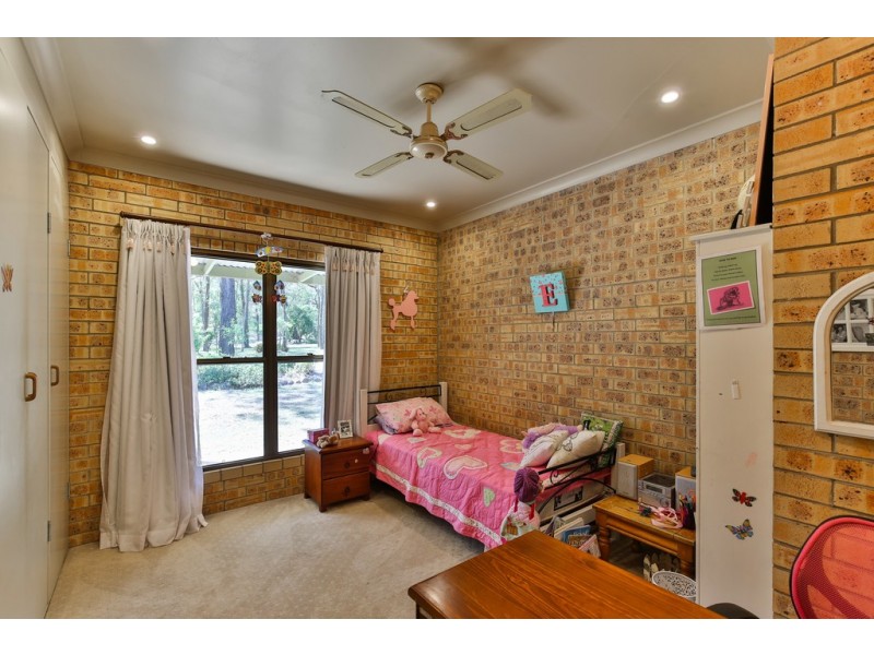 11 Gosper Road, Murphys Creek QLD 4352