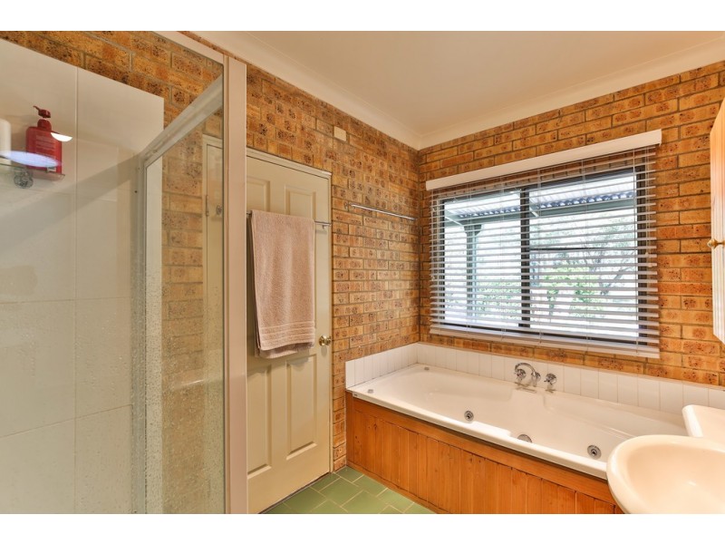 11 Gosper Road, Murphys Creek QLD 4352