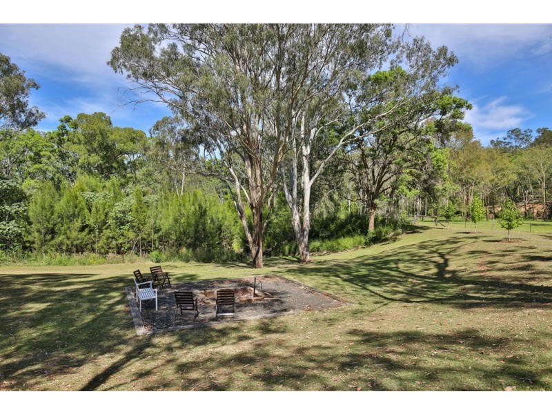 11 Gosper Road, Murphys Creek QLD 4352