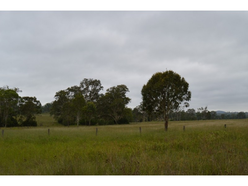 2212 Pierce Creek Road, Emu Creek QLD 4355