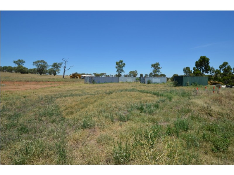 11301 Warrego Highway, Kingsthorpe QLD 4400