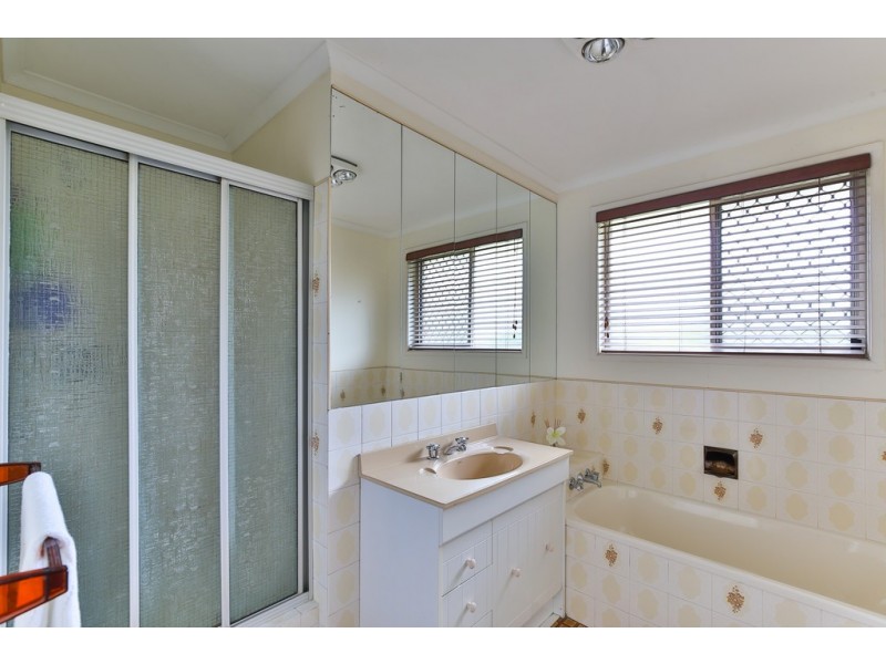 15 Yandilla Street, Newtown QLD 4350