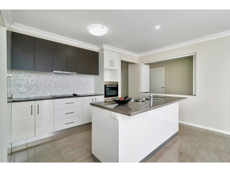 2/5 Third Avenue, Harristown QLD 4350