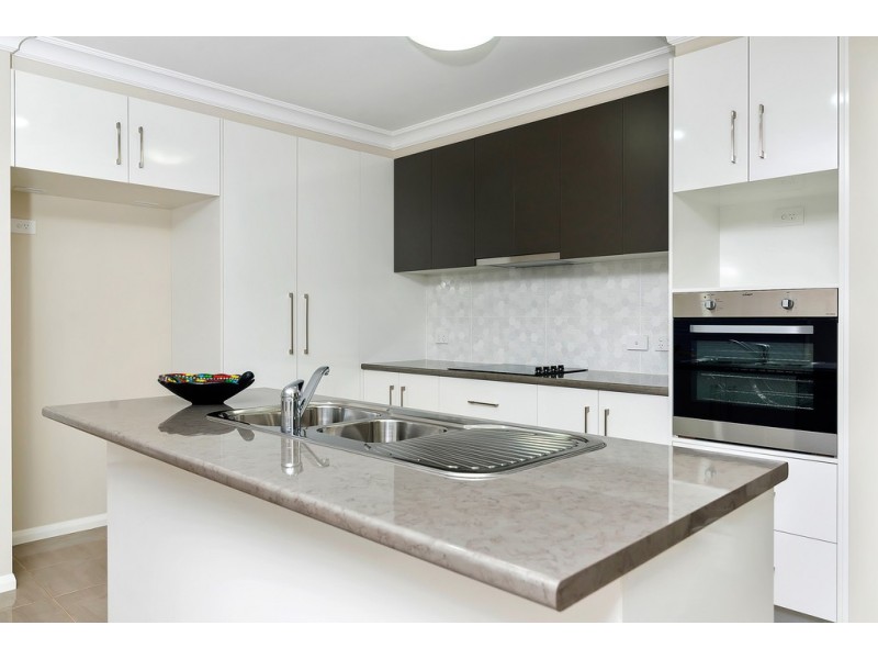 2/5 Third Avenue, Harristown QLD 4350