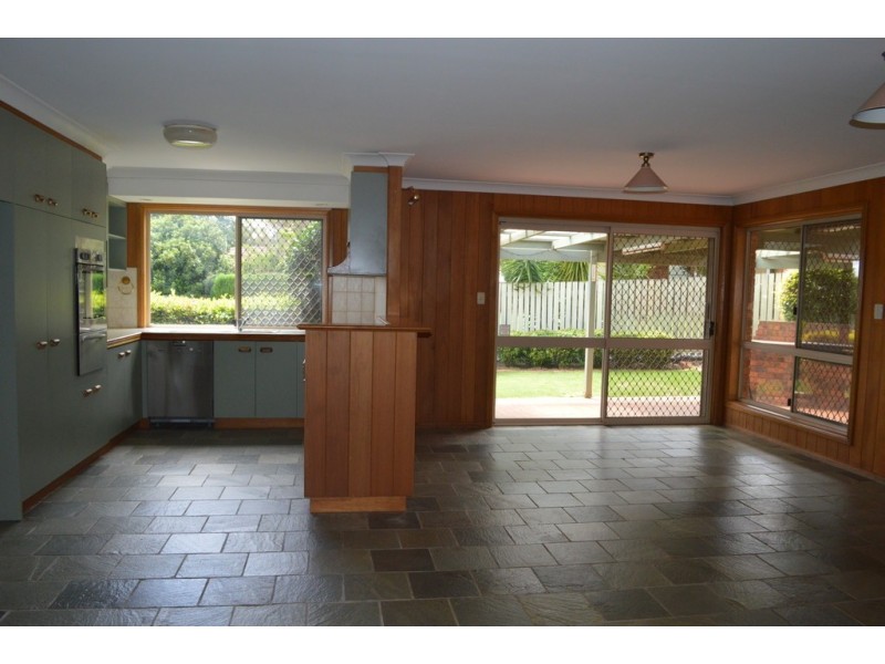 12 Marguerita Court, Centenary Heights QLD 4350