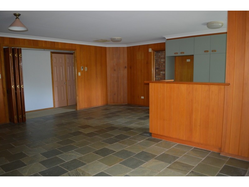 12 Marguerita Court, Centenary Heights QLD 4350