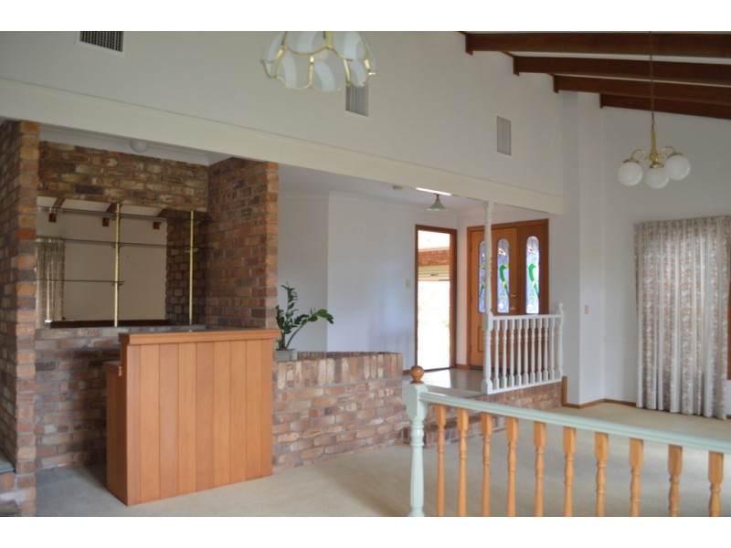 12 Marguerita Court, Centenary Heights QLD 4350