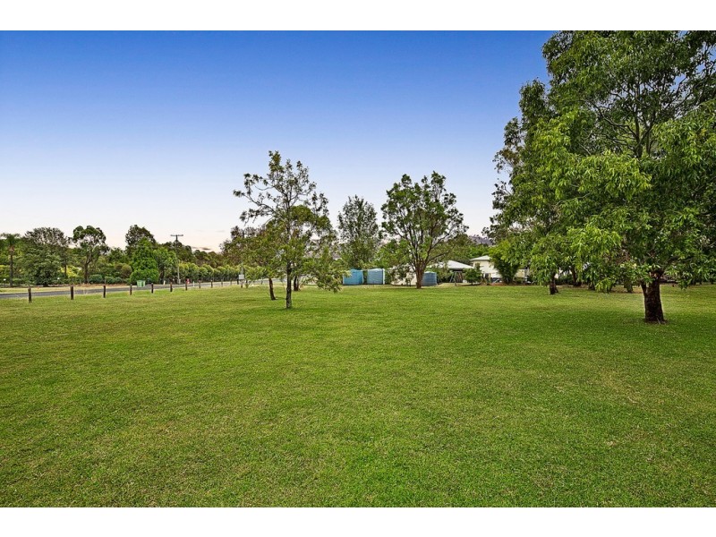 10 Hendy Street, Cranley QLD 4350