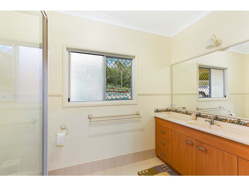 81 Smiths Creek Road, Vale View QLD 4352