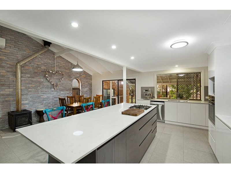 10 Hendy Street, Cranley QLD 4350