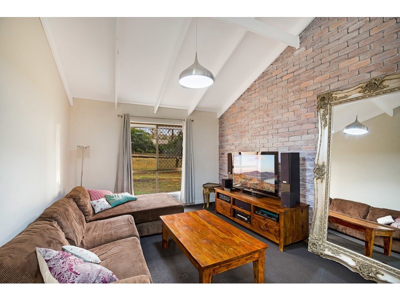 10 Hendy Street, Cranley QLD 4350