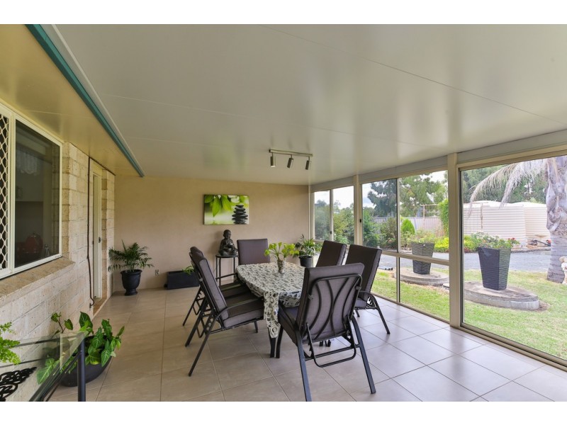 25 Alfred Street, Cambooya QLD 4358