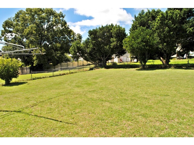 6 Yeates Street, North Toowoomba QLD 4350