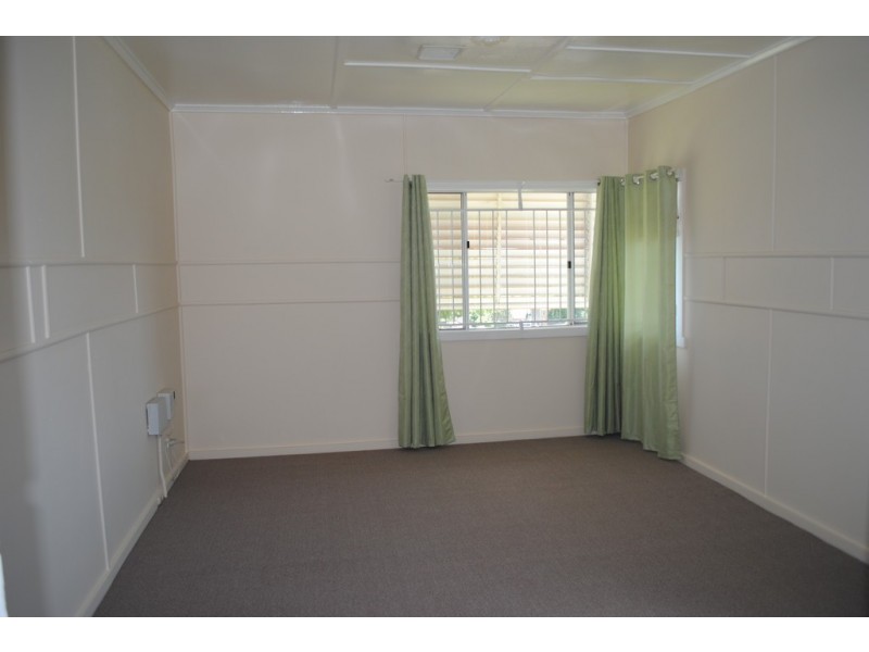 6 Yeates Street, North Toowoomba QLD 4350