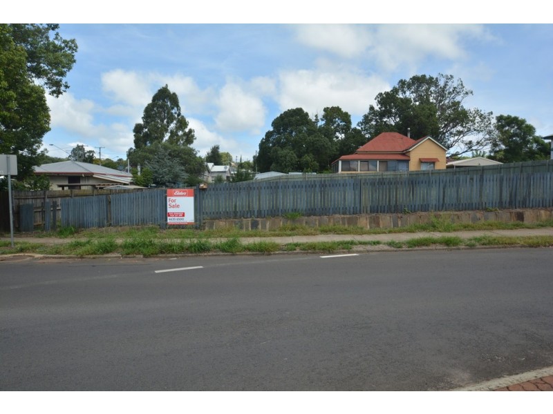 162 Jellicoe Street, Newtown QLD 4350