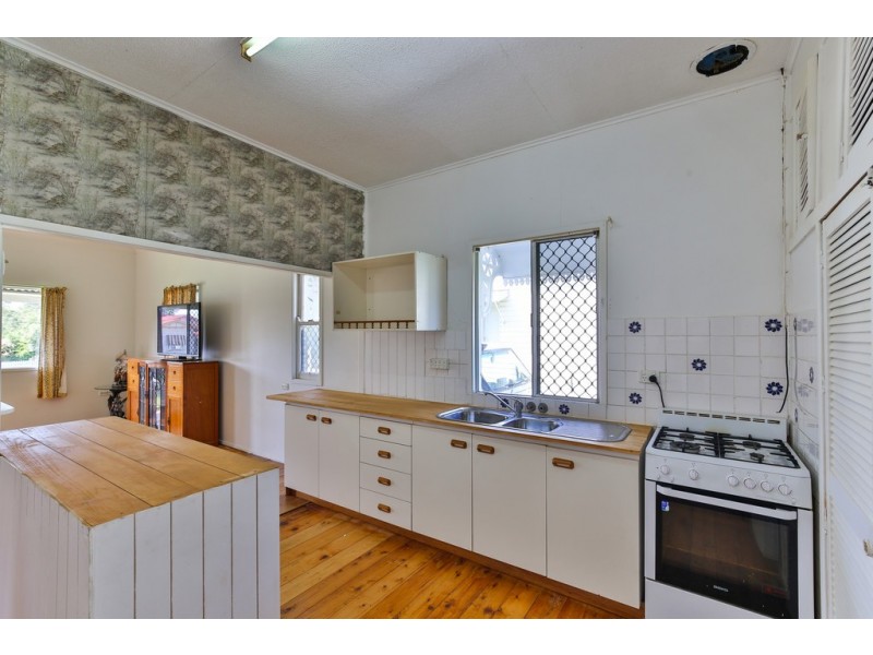 7 Waratah Street, Newtown QLD 4350