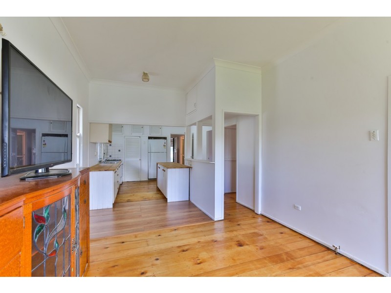 7 Waratah Street, Newtown QLD 4350