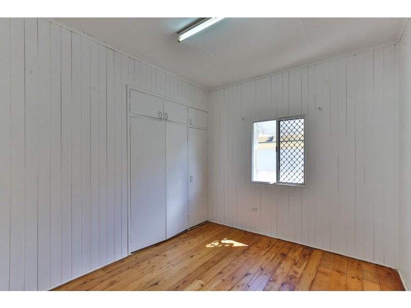 7 Waratah Street, Newtown QLD 4350