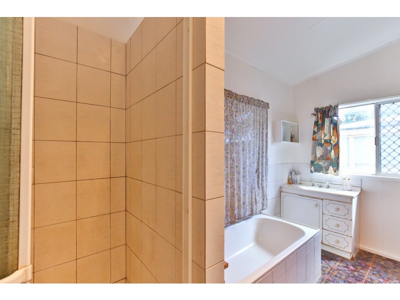 7 Waratah Street, Newtown QLD 4350